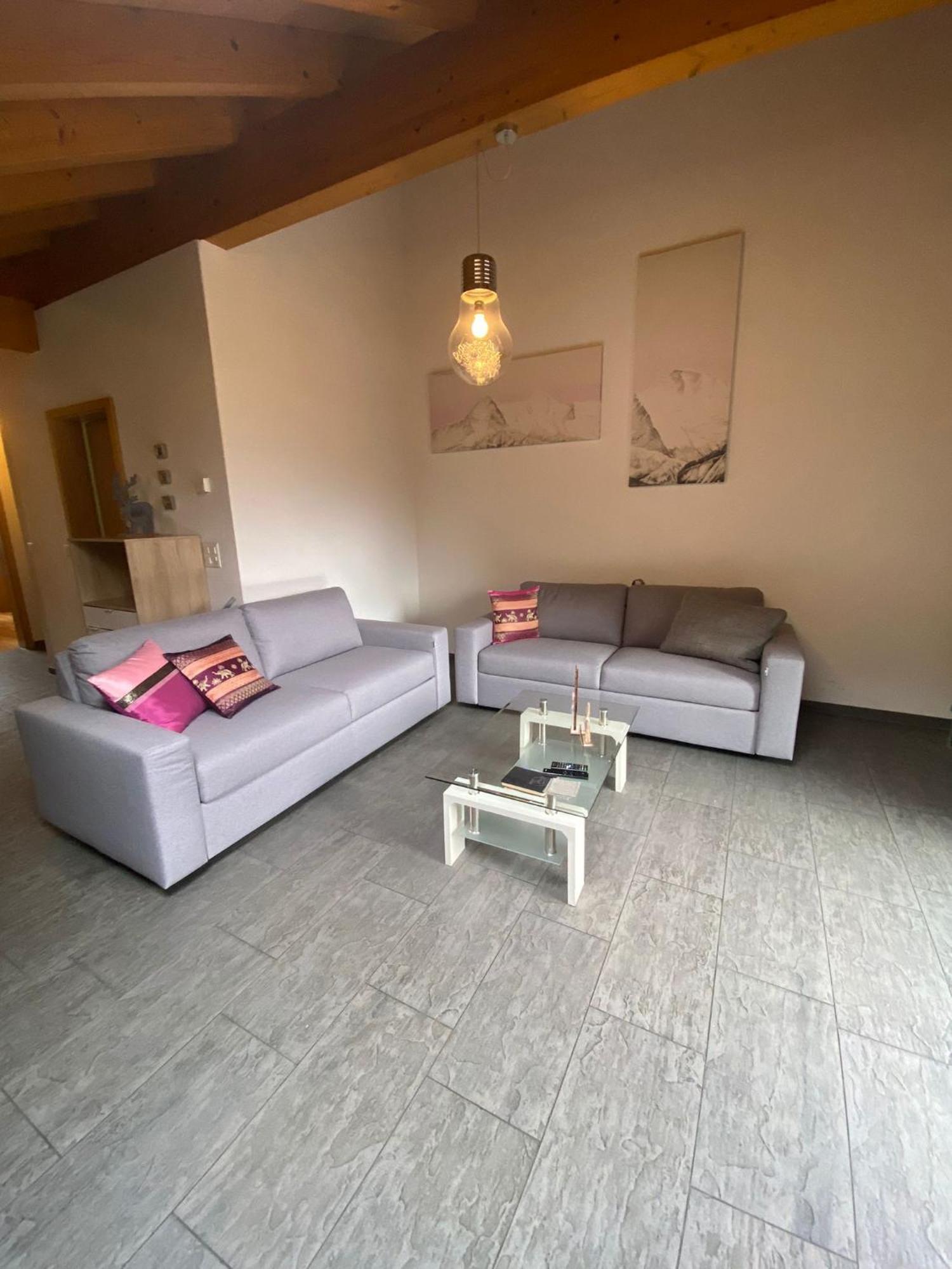 Charming Penthouse Lejlighed Lauterbrunnen Eksteriør billede