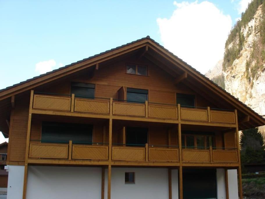 Charming Penthouse Lejlighed Lauterbrunnen Eksteriør billede