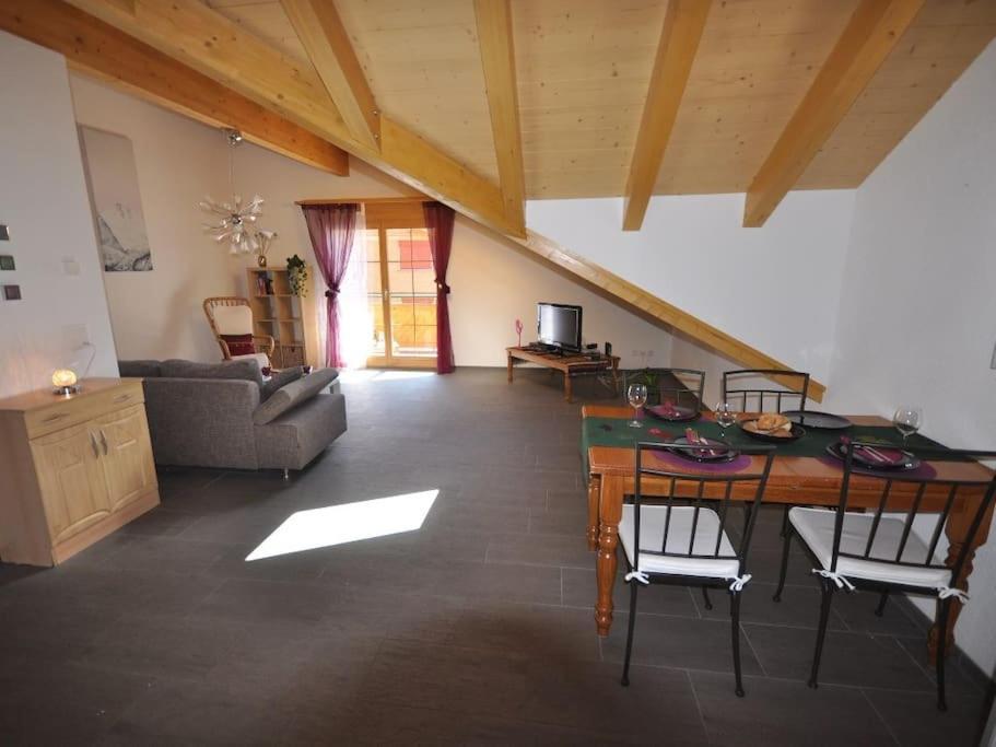 Charming Penthouse Lejlighed Lauterbrunnen Eksteriør billede