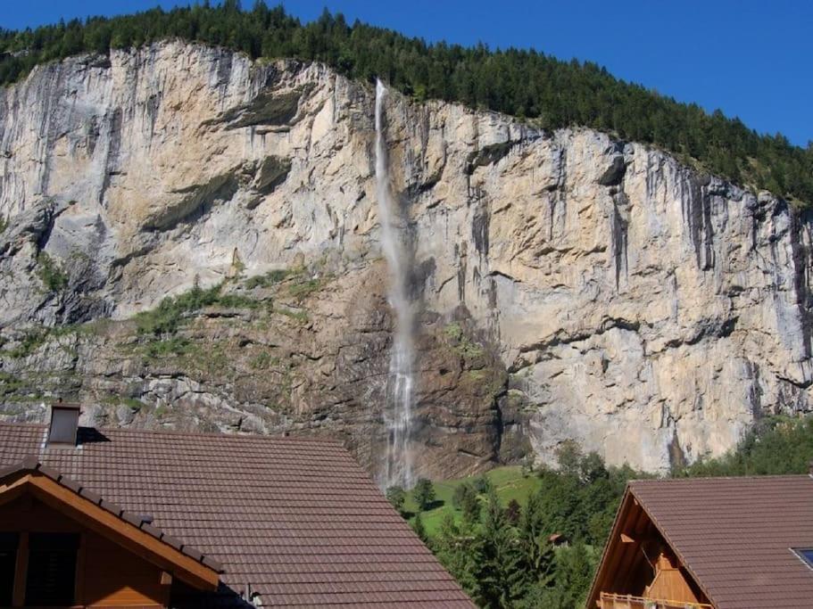 Charming Penthouse Lejlighed Lauterbrunnen Eksteriør billede