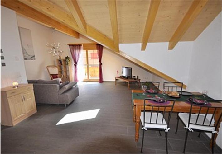 Charming Penthouse Lejlighed Lauterbrunnen Værelse billede