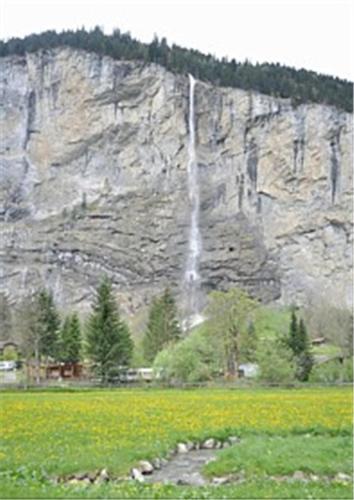 Charming Penthouse Lejlighed Lauterbrunnen Eksteriør billede