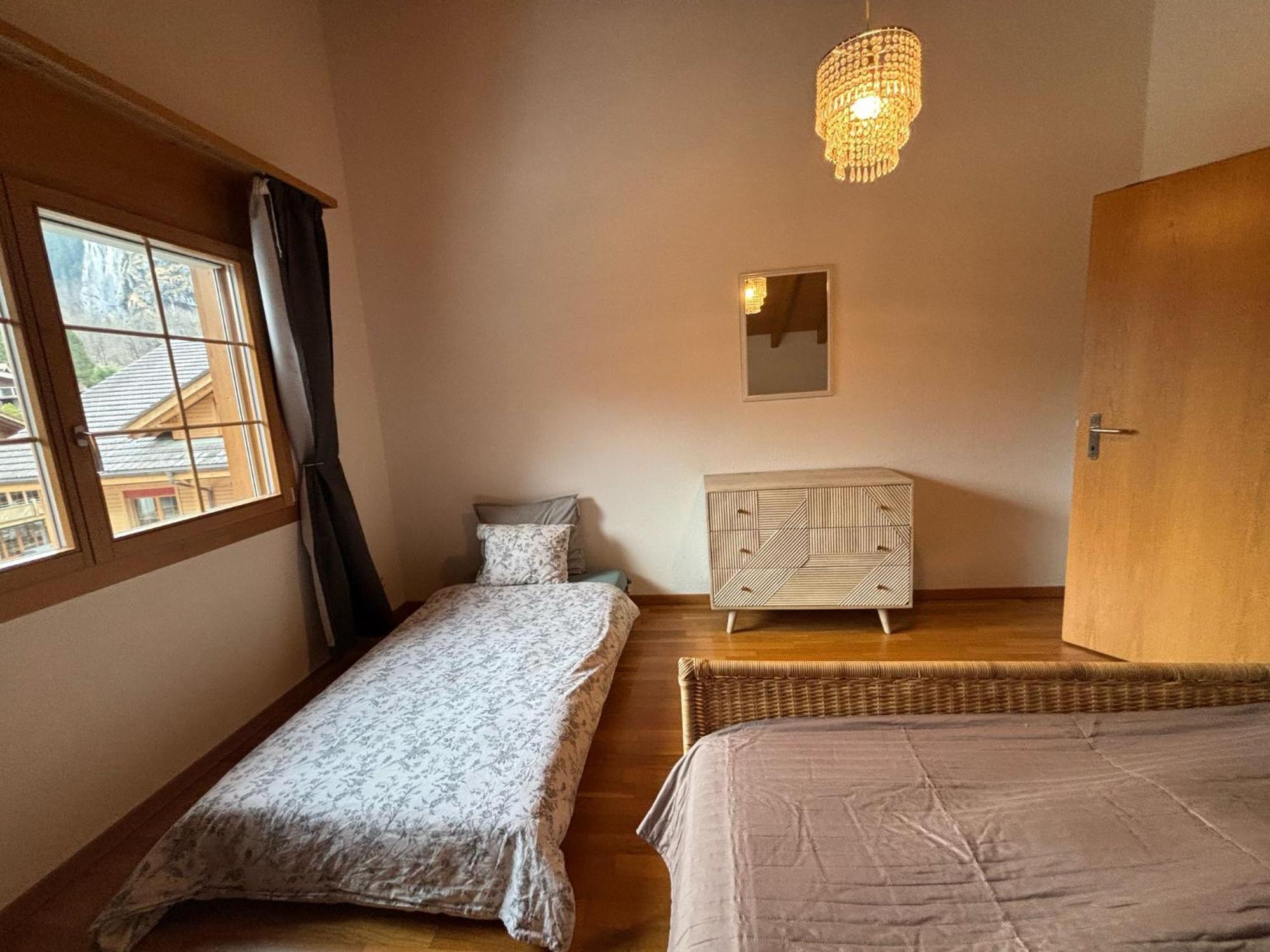 Charming Penthouse Lejlighed Lauterbrunnen Eksteriør billede